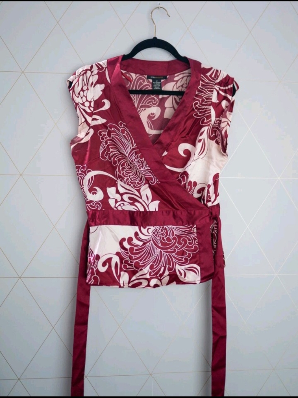 BCBGMaxAzria Berry & Cream Floral Wrap Top